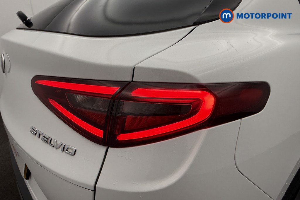 Alfa Romeo Stelvio Milano Automatic Petrol SUV - Stock Number (1605545) - 20th supplementary image