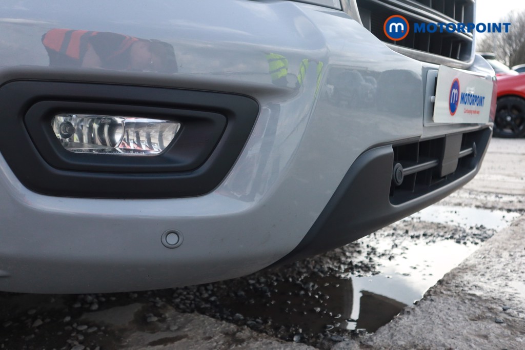 Ford Transit Limited Automatic Diesel Medium Roof Van - Stock Number (1607445) - 27th supplementary image