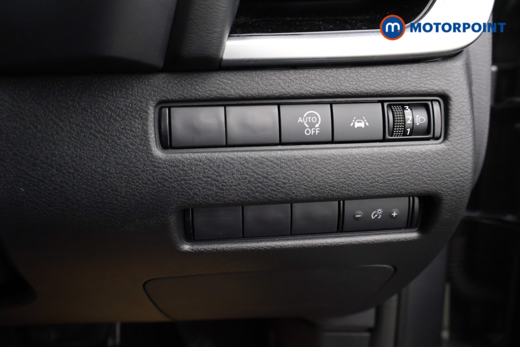 Nissan Qashqai N-Connecta Manual Petrol SUV - Stock Number (1608473) - 11th supplementary image