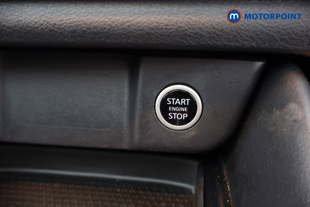 Nissan Qashqai N-Connecta Manual Petrol SUV - Stock Number (1608473) - 15th supplementary image