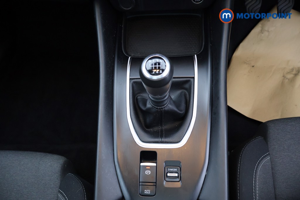Nissan Qashqai N-Connecta Manual Petrol SUV - Stock Number (1608473) - 16th supplementary image