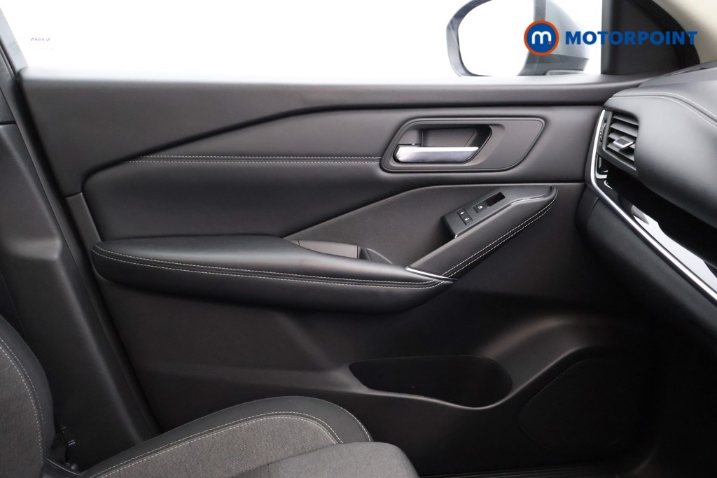 Nissan Qashqai N-Connecta Manual Petrol SUV - Stock Number (1608473) - 18th supplementary image