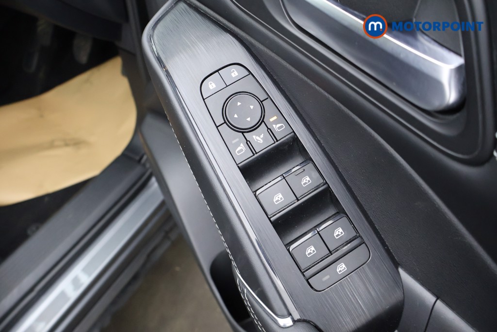 Nissan Qashqai N-Connecta Manual Petrol SUV - Stock Number (1608473) - 21st supplementary image