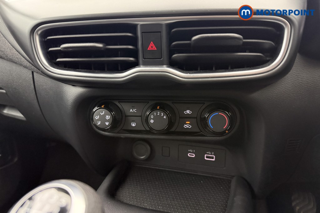 Nissan Juke Acenta Premium Manual Petrol SUV - Stock Number (1612044) - 4th supplementary image