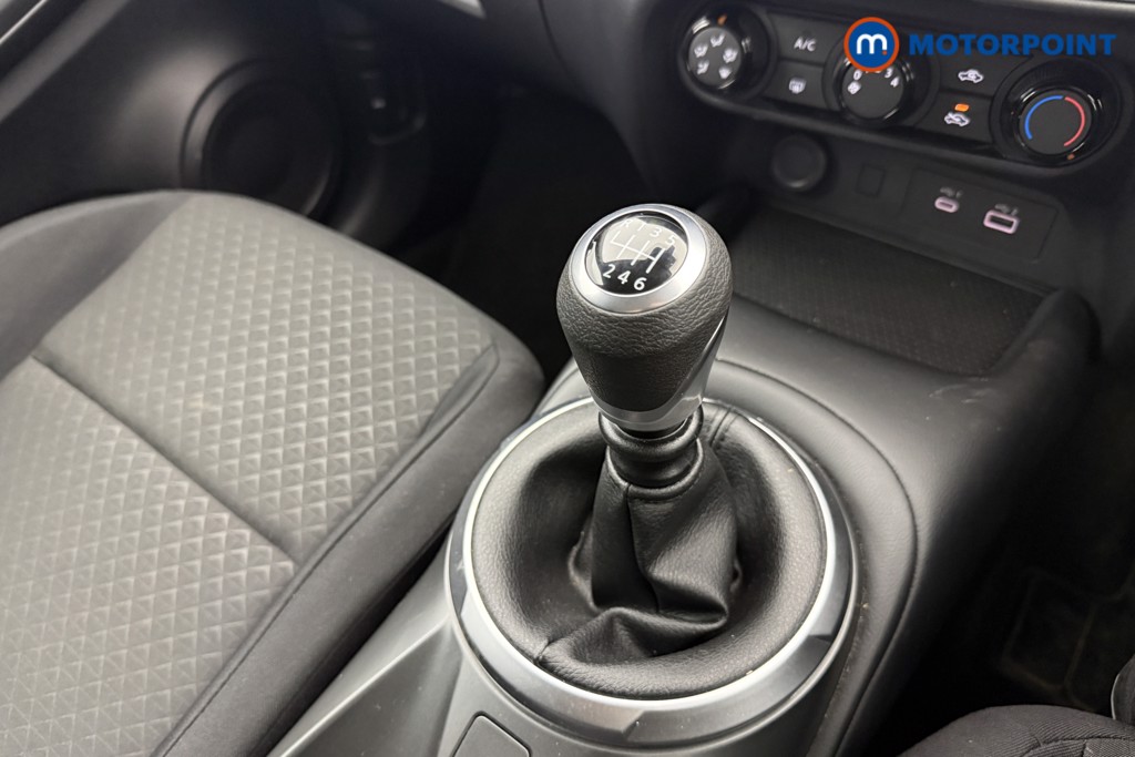 Nissan Juke Acenta Premium Manual Petrol SUV - Stock Number (1612044) - 5th supplementary image
