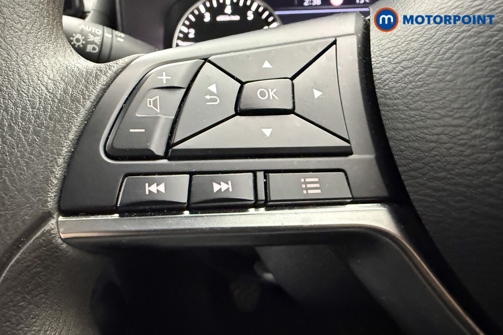 Nissan Juke Acenta Premium Manual Petrol SUV - Stock Number (1612044) - 7th supplementary image