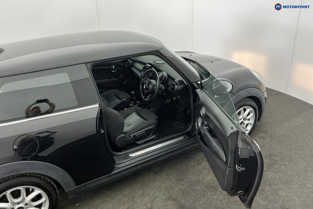 Mini Hatchback Cooper Manual Petrol Hatchback - Stock Number (1615150) - 5th supplementary image