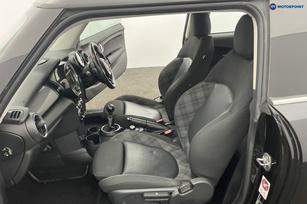 Mini Hatchback Cooper Manual Petrol Hatchback - Stock Number (1615150) - 8th supplementary image