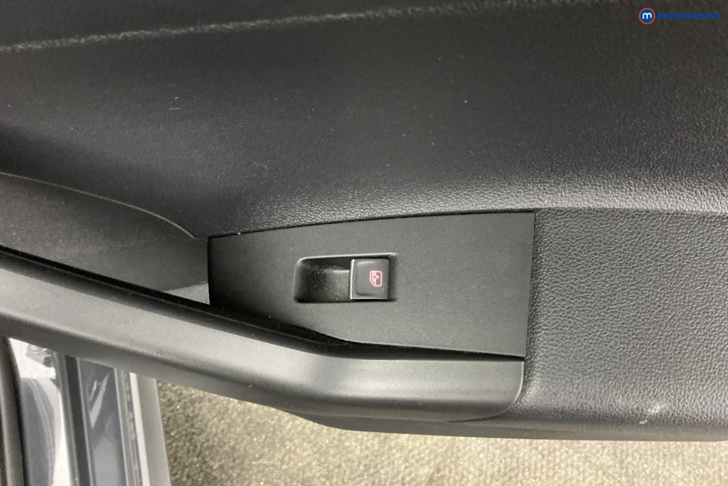 Volkswagen Polo R-Line Manual Petrol Hatchback - Stock Number (1615837) - 28th supplementary image