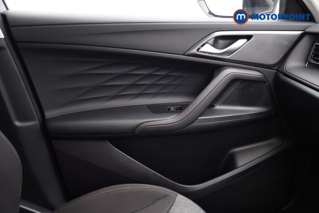 Mg Motor Uk HS SE Automatic Petrol-Electric Hybrid SUV - Stock Number (1616655) - 16th supplementary image