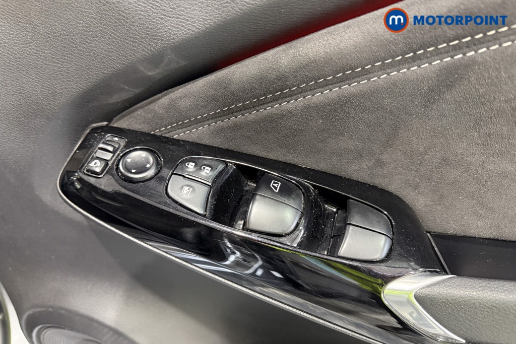 Nissan Juke Tekna-Plus Manual Petrol SUV - Stock Number (1616710) - 16th supplementary image