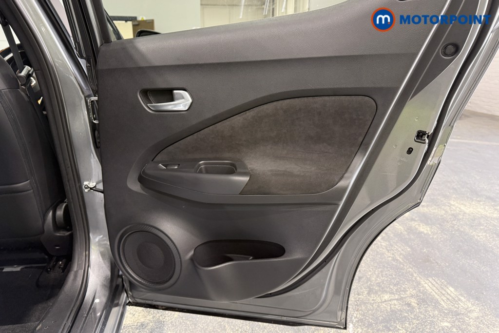 Nissan Juke Tekna-Plus Manual Petrol SUV - Stock Number (1616710) - 19th supplementary image