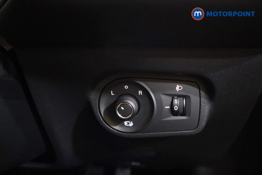 Mg Motor Uk ZS Trophy Automatic Petrol-Electric Hybrid SUV - Stock Number (1616864) - 13th supplementary image