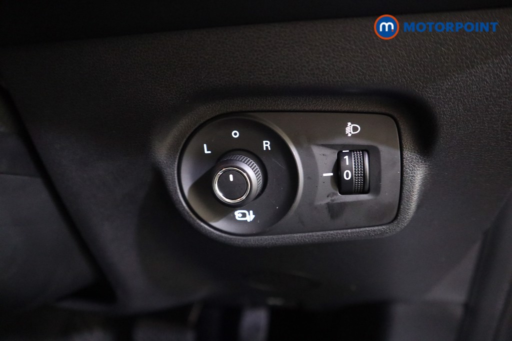 Mg Motor Uk ZS Trophy Automatic Petrol-Electric Hybrid SUV - Stock Number (1616898) - 13th supplementary image