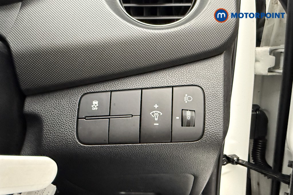 Hyundai I10 Play Manual Petrol Hatchback - Stock Number (1617343) - 16th supplementary image