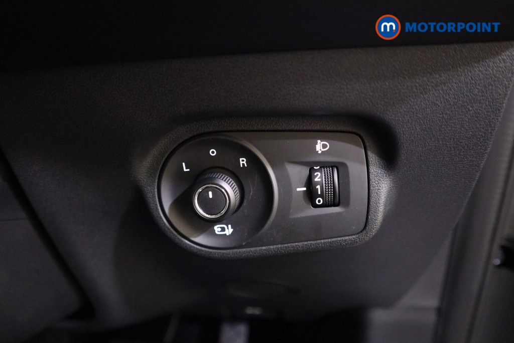 Mg Motor Uk ZS Trophy Automatic Petrol-Electric Hybrid SUV - Stock Number (1617865) - 13th supplementary image