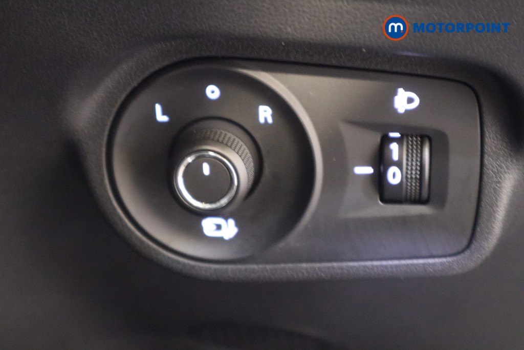 Mg Motor Uk ZS Trophy Automatic Petrol-Electric Hybrid SUV - Stock Number (1617929) - 16th supplementary image