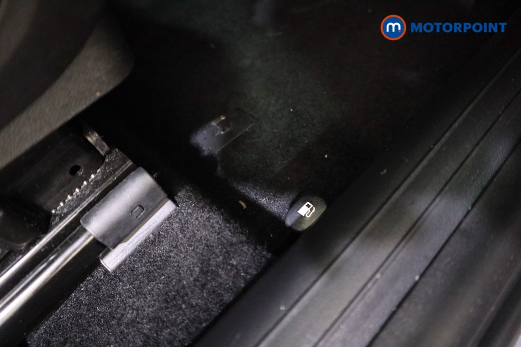 Hyundai Kona Ultimate Automatic Petrol-Electric Hybrid SUV - Stock Number (1618280) - 16th supplementary image