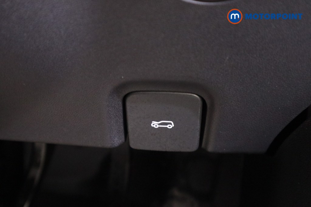 Mg Motor Uk ZS Trophy Automatic Petrol-Electric Hybrid SUV - Stock Number (1618397) - 11th supplementary image