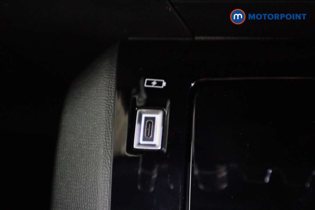 Peugeot 2008 Allure Manual Petrol SUV - Stock Number (1618487) - 9th supplementary image