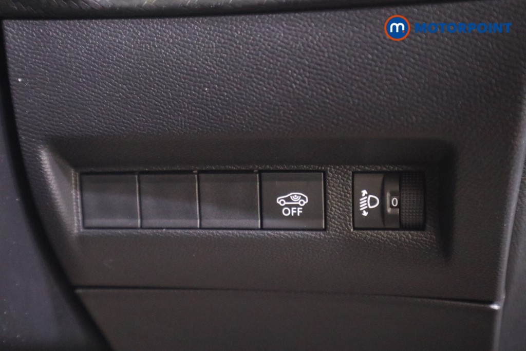 Peugeot 2008 Allure Manual Petrol SUV - Stock Number (1618487) - 12th supplementary image