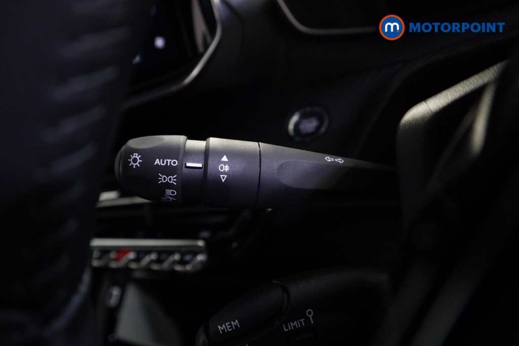 Peugeot 2008 Allure Manual Petrol SUV - Stock Number (1618487) - 13th supplementary image