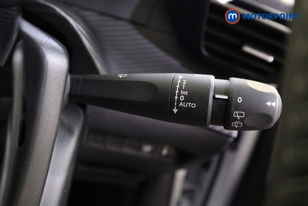 Peugeot 2008 Allure Manual Petrol SUV - Stock Number (1618487) - 15th supplementary image