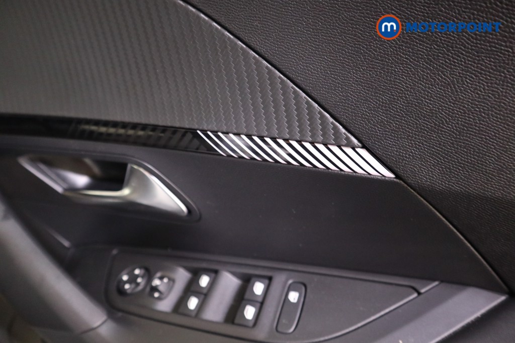 Peugeot 2008 Allure Manual Petrol SUV - Stock Number (1618487) - 18th supplementary image