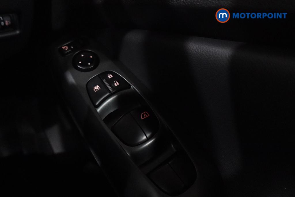 Nissan Juke Acenta Premium Manual Petrol SUV - Stock Number (1618542) - 11th supplementary image