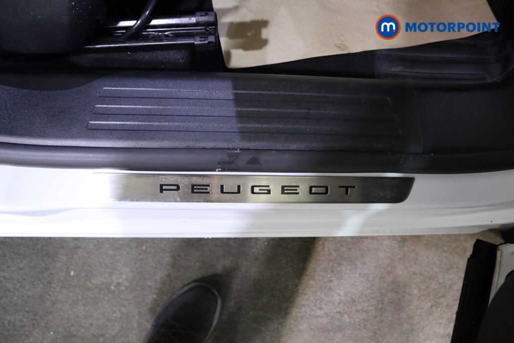 Peugeot 2008 GT Automatic Petrol SUV - Stock Number (1618976) - 16th supplementary image