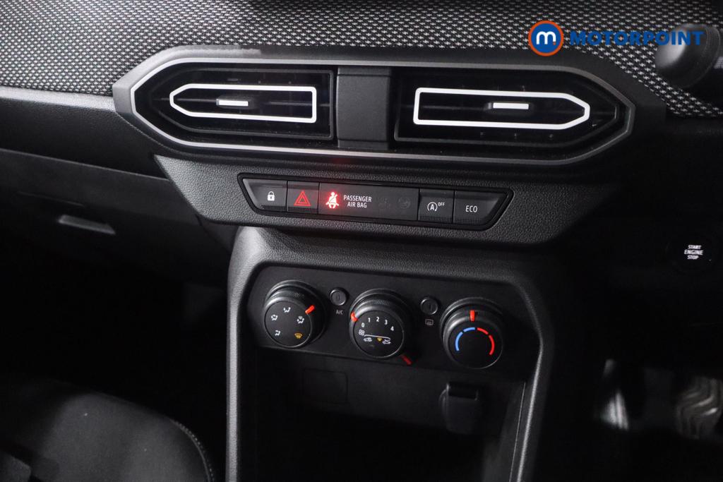 Dacia Sandero Expression Manual Petrol Hatchback - Stock Number (1619018) - 4th supplementary image
