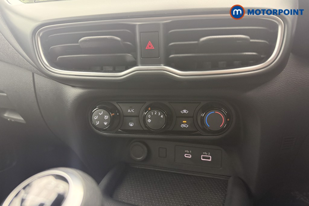 Nissan Juke Acenta Premium Manual Petrol SUV - Stock Number (1619894) - 4th supplementary image