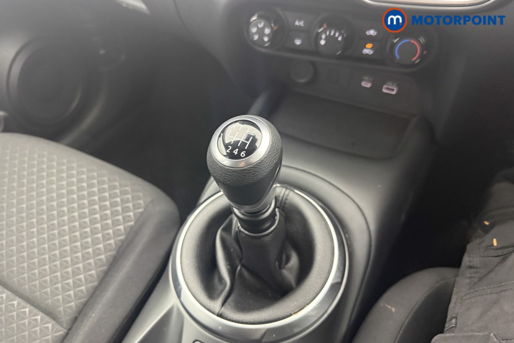 Nissan Juke Acenta Premium Manual Petrol SUV - Stock Number (1619894) - 5th supplementary image