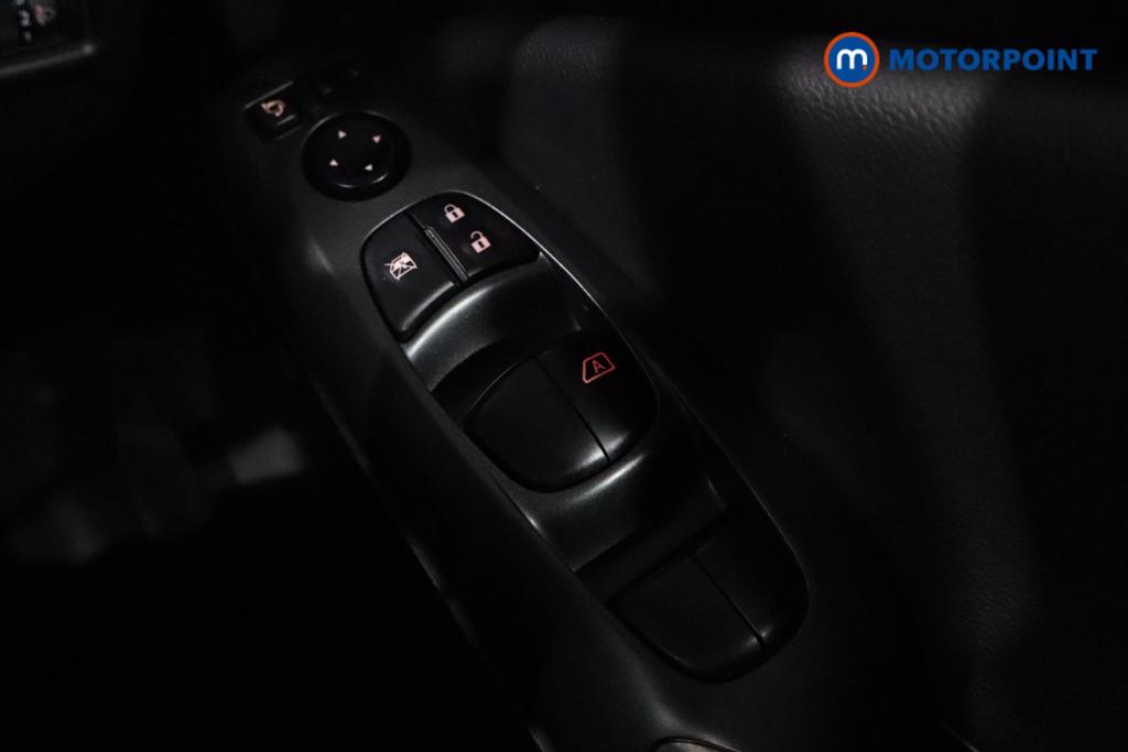 Nissan Juke Acenta Premium Manual Petrol SUV - Stock Number (1619899) - 9th supplementary image