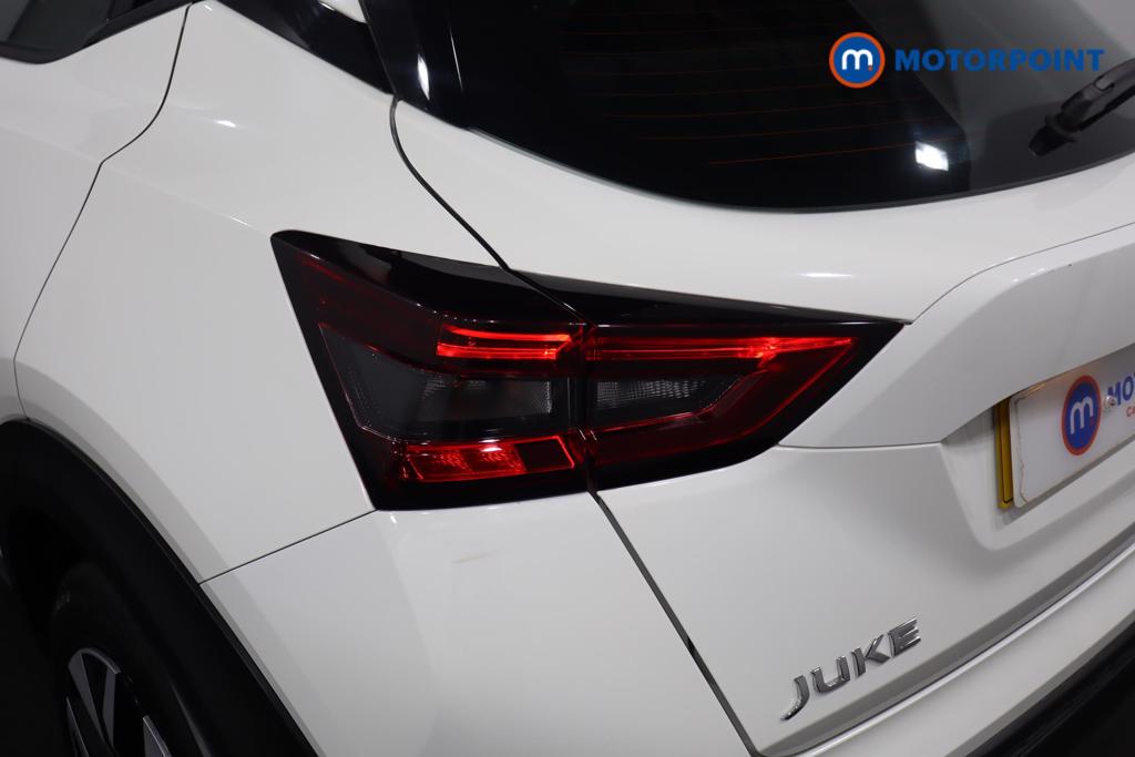 Nissan Juke Acenta Premium Manual Petrol SUV - Stock Number (1619899) - 19th supplementary image