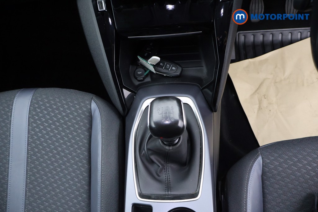 Peugeot 2008 Allure Premium Manual Petrol SUV - Stock Number (1620608) - 17th supplementary image