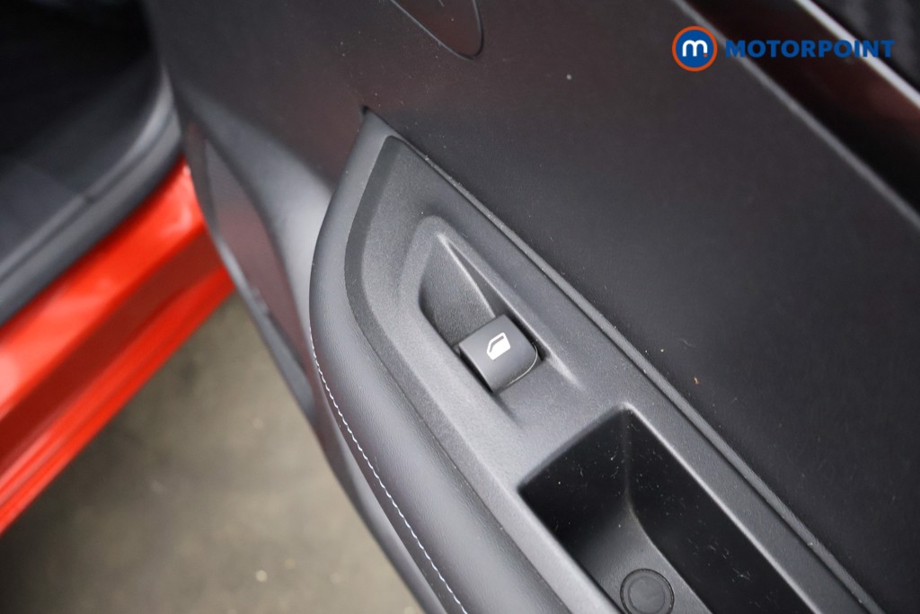 Peugeot 2008 Allure Premium Manual Petrol SUV - Stock Number (1620608) - 27th supplementary image