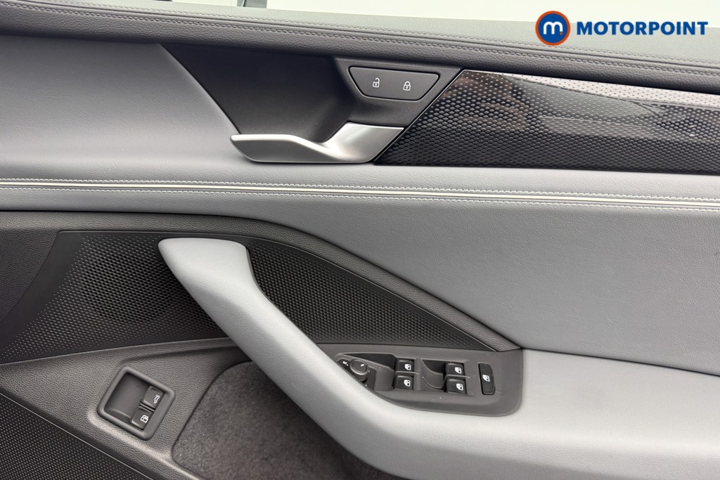 Volkswagen Passat Life Automatic Petrol Plug-In Hybrid Estate - Stock Number (1620873) - 9th supplementary image