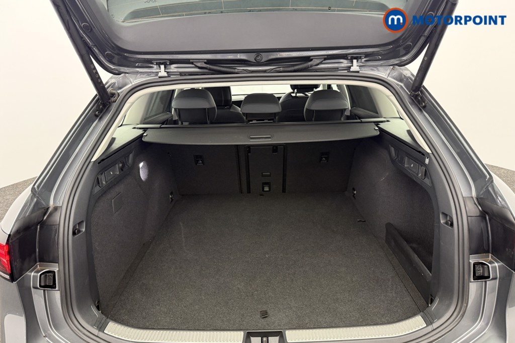 Volkswagen Passat Life Automatic Petrol Plug-In Hybrid Estate - Stock Number (1620873) - 13th supplementary image