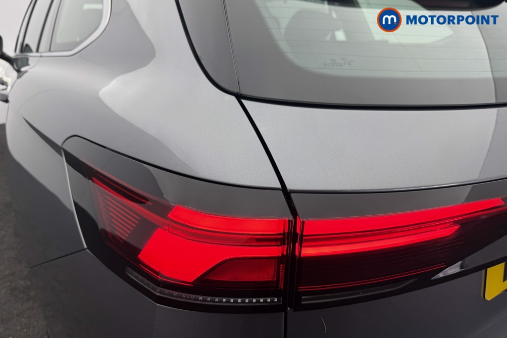 Volkswagen Passat Life Automatic Petrol Plug-In Hybrid Estate - Stock Number (1620873) - 16th supplementary image