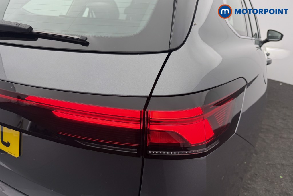 Volkswagen Passat Life Automatic Petrol Plug-In Hybrid Estate - Stock Number (1620873) - 17th supplementary image