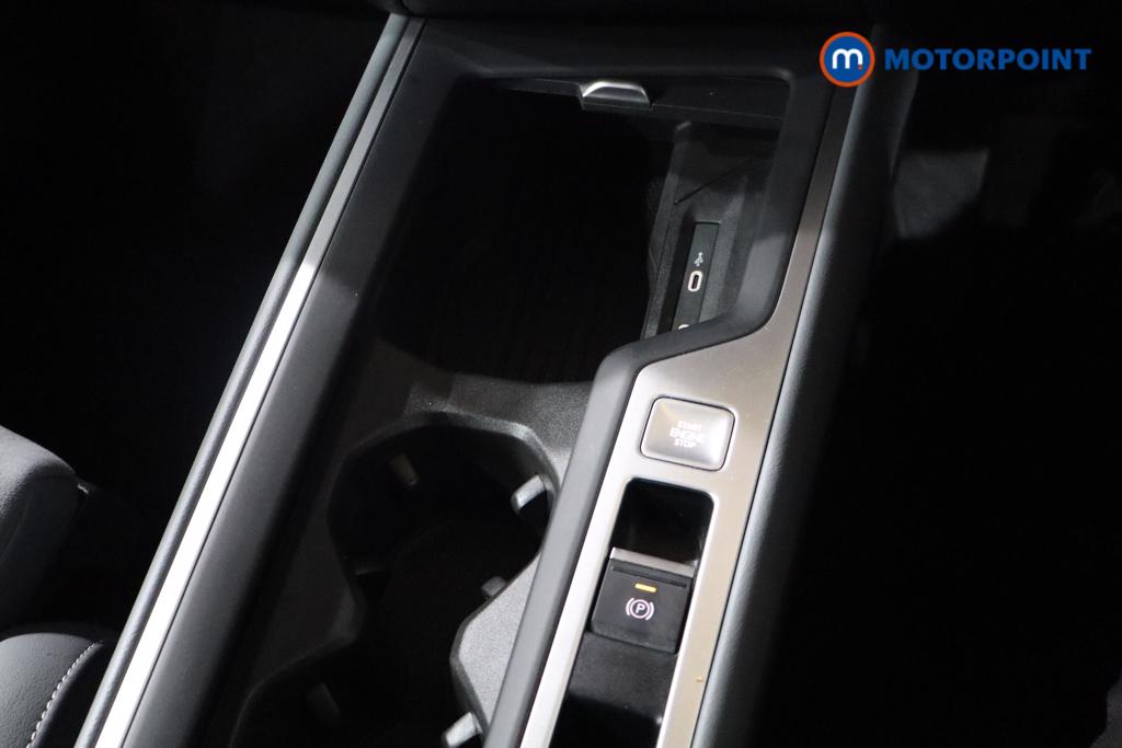 Volkswagen Passat Life Automatic Petrol Plug-In Hybrid Estate - Stock Number (1620878) - 4th supplementary image