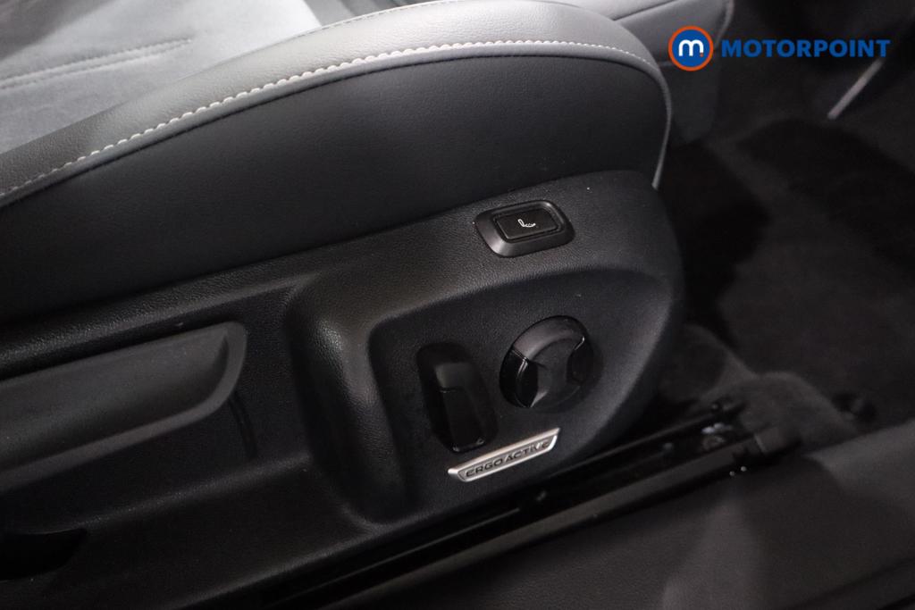 Volkswagen Passat Life Automatic Petrol Plug-In Hybrid Estate - Stock Number (1620878) - 14th supplementary image