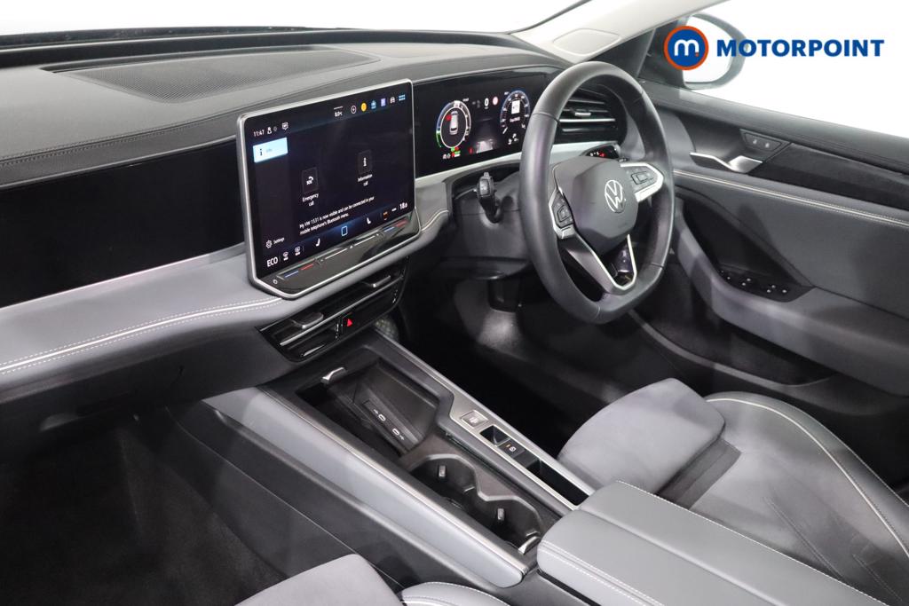 Volkswagen Passat Life Automatic Petrol Plug-In Hybrid Estate - Stock Number (1620878) - 19th supplementary image