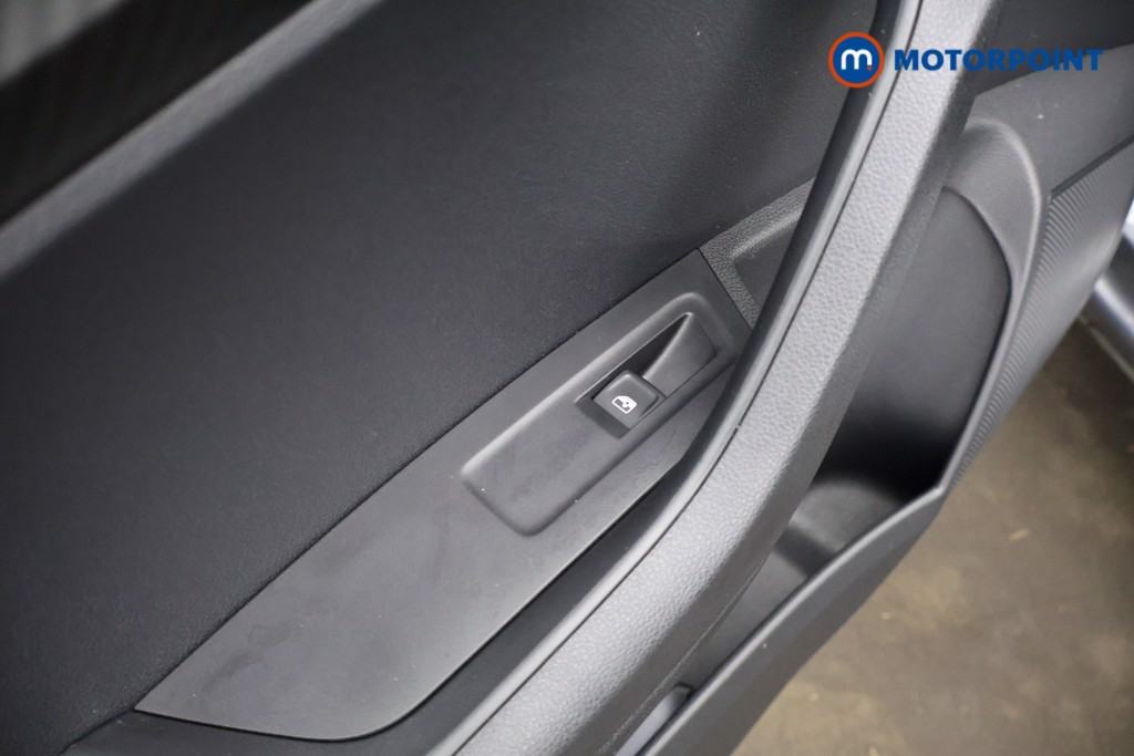 Skoda Karoq Sportline Edition Automatic Petrol SUV - Stock Number (1620983) - 40th supplementary image