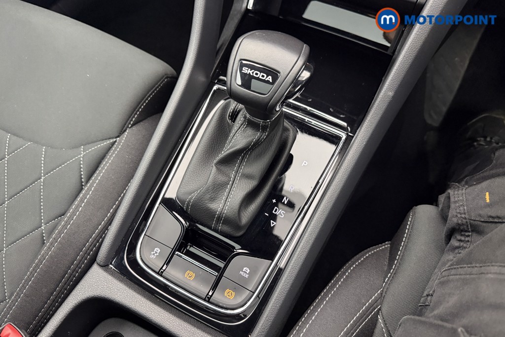 Skoda Karoq Sportline Edition Automatic Petrol SUV - Stock Number (1620986) - 5th supplementary image
