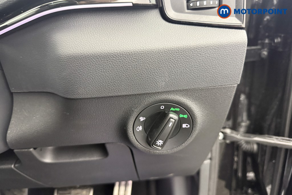 Skoda Karoq Sportline Edition Automatic Petrol SUV - Stock Number (1620986) - 9th supplementary image