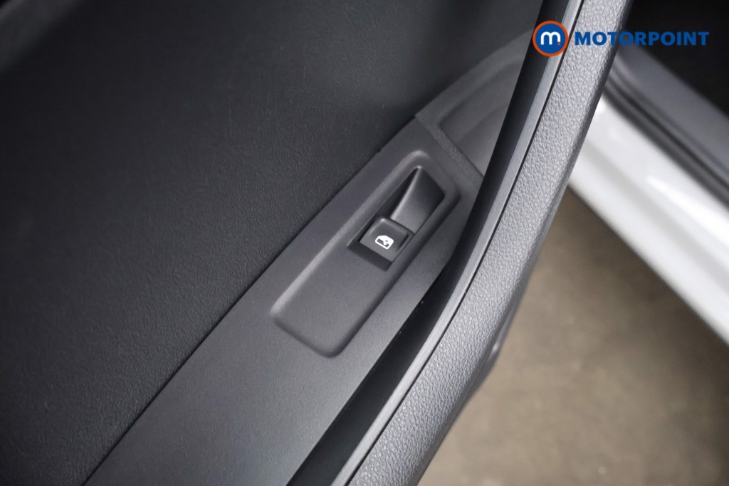 Skoda Karoq Sportline Edition Automatic Petrol SUV - Stock Number (1621008) - 35th supplementary image