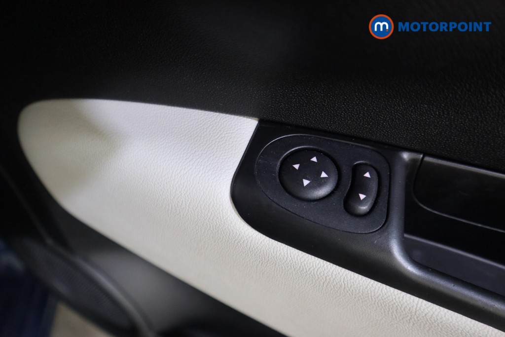 Fiat 500 Dolcevita Manual Petrol Hatchback - Stock Number (1621009) - 12th supplementary image