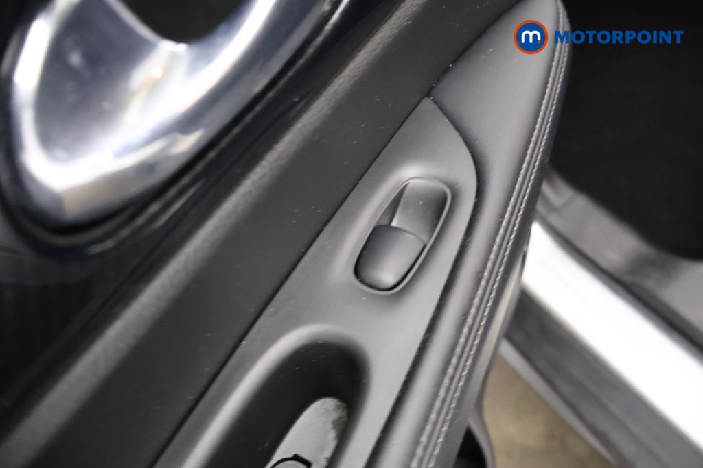 Nissan X-Trail Tekna Automatic Diesel SUV - Stock Number (1621156) - 35th supplementary image